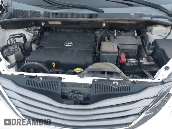 2011 Toyota Sienna XLE AAS with VIN 5TDYK3DC3BS161414, listed as a IAAI auction lot 41124705 with 167,364 mi miles. Bid and sale history available at carsss.com. Image 10.