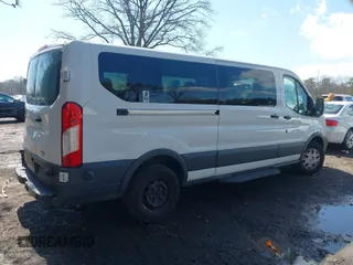 2017 Ford Transit XL z VIN 1FBZX2YM6HKA06914, wystawiony jako IAAI lot #41830142 z przebiegiem 118 387 mil mil oraz . Historia ofert i sprzedaży dostępna na DreamBid. Obrazek 4.