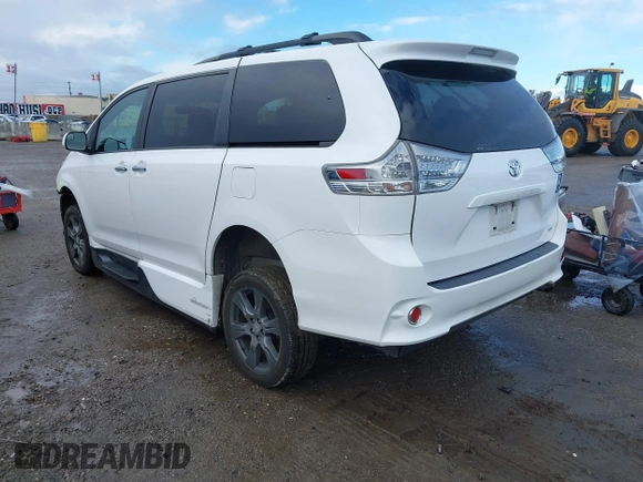 2017 Toyota Sienna SE with VIN 5TDXZ3DCXHS770659, listed as a IAAI auction lot 41785225 with 90,908 mi miles and . Bid and sale history available at DreamBid. Image 3.
