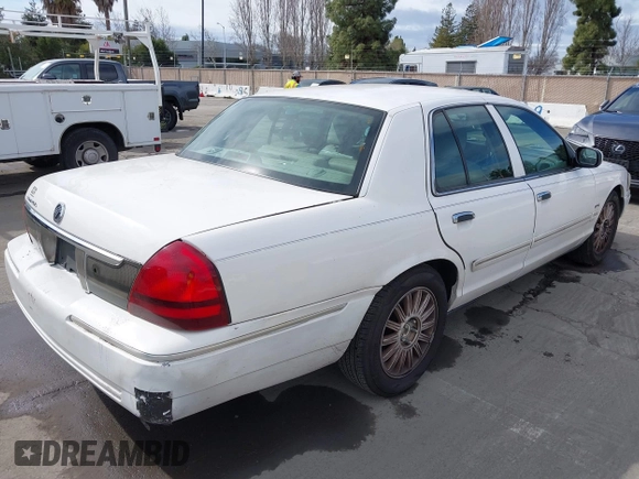 2010 Mercury Grand Marquis LS z VIN 2MEBM7FV4AX618013, wystawiony jako IAAI lot #41652851 z przebiegiem 281 919 mil mil oraz . Historia ofert i sprzedaży dostępna na DreamBid. Obrazek 4.