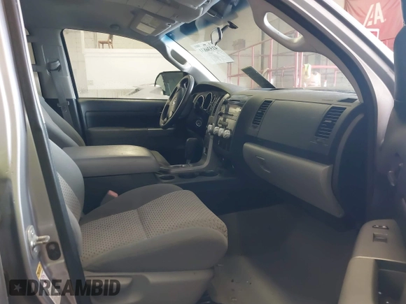 2010 Toyota Tundra 4WD Truck with VIN 5TFUM5F18AX005636, listed as a IAAI auction lot 41536831 with 77,726 mi miles. Bid and sale history available at carsss.com. Image 5.