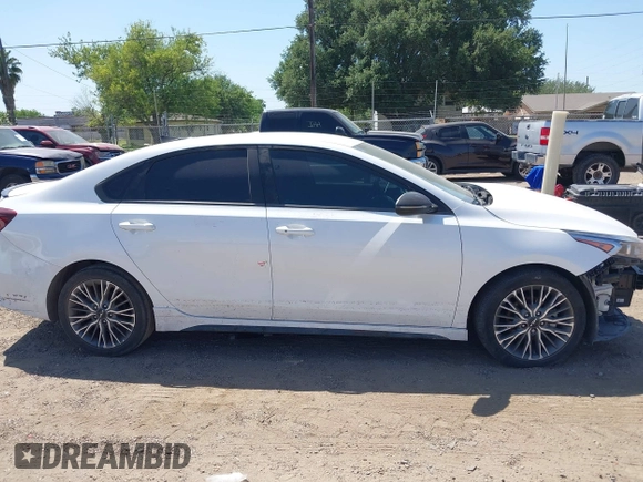 2023 Kia Forte GT-Line z VIN 3KPF54ADXPE665963, wystawiony jako IAAI lot #42014832 z przebiegiem 42 050 mil mil oraz . Historia ofert i sprzedaży dostępna na DreamBid. Obrazek 14.