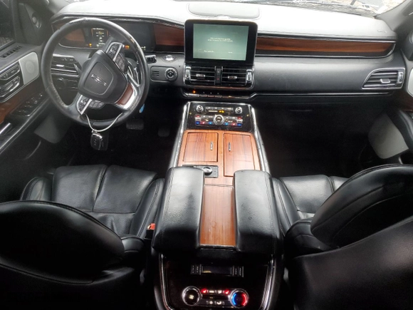 2019 Lincoln Navigator L Reserve with VIN 5LMJJ3LT6KEL04991, listed as a Copart auction lot 52825385 with 225,558 mi miles and Clean Title. Bid and sale history available at carsss.com. Image 8.