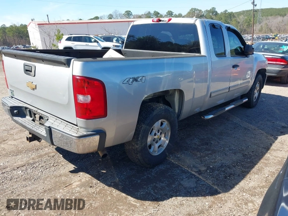 2010 Chevrolet Silverado 1500 LT with VIN 1GCSKSE39AZ179024, listed as a IAAI auction lot 41735447 with 307,082 mi miles. Bid and sale history available at carsss.com. Image 4.