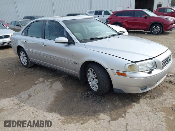 2005 Volvo S80 with VIN YV1TS592351393741, listed as a IAAI auction lot 41463037 with 1 mi miles. Bid and sale history available at carsss.com. Image 1.