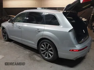 2017 Audi Q7 Premium Plus with VIN WA1LAAF76HD035953, listed as a IAAI auction lot 41816166 with 132,149 mi miles. Bid and sale history available at carsss.com. Image 3.