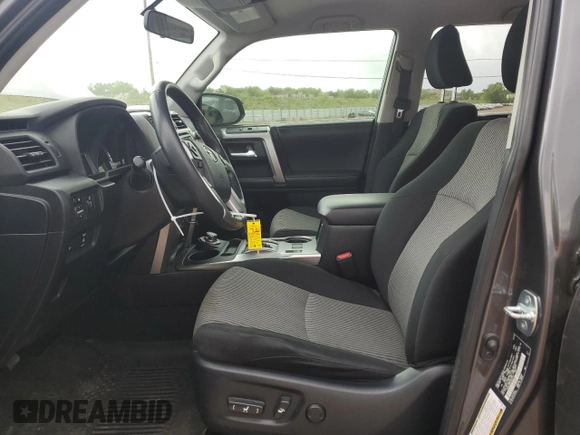 2018 Toyota 4Runner SR5 z VIN JTEBU5JR0J5542125, wystawiony jako Copart lot #57633255 z przebiegiem 45 474 mil mil oraz Szkoda całkowita • Salvage title. Historia ofert i sprzedaży dostępna na DreamBid. Obrazek 7.