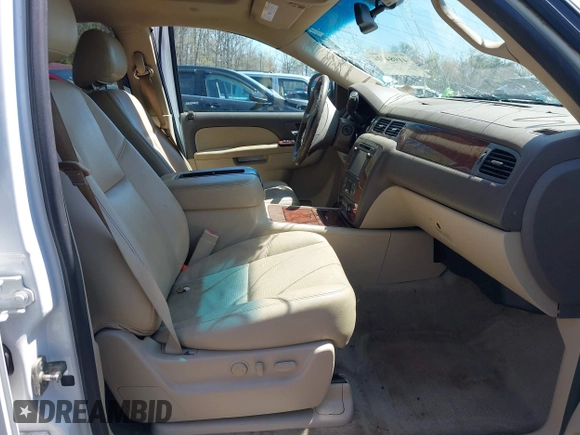 2013 Chevrolet Tahoe LTZ with VIN 1GNSKCE08DR161606, listed as a IAAI auction lot 41984912 with 189,181 mi miles and . Bid and sale history available at DreamBid. Image 5.