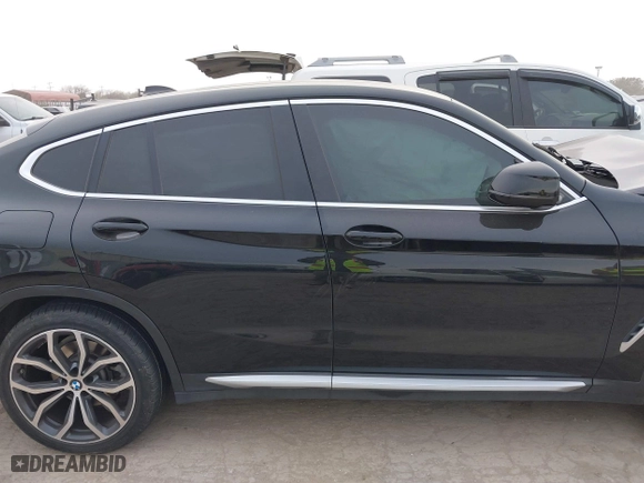2019 BMW X4 xDrive30i with VIN 5UXUJ3C58KLG55968, listed as a IAAI auction lot 41286393 with 60,785 mi miles. Bid and sale history available at carsss.com. Image 13.