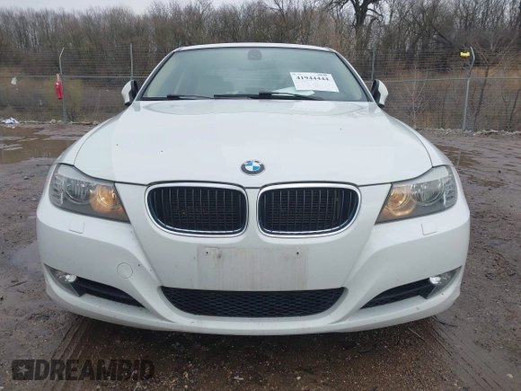 2011 BMW 3 Series 328i xDrive with VIN WBAPK7G53BNN71066, listed as a IAAI auction lot 41944444 with 191,063 mi miles. Bid and sale history available at carsss.com. Image 6.