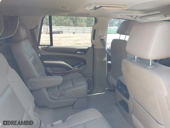 2018 Chevrolet Tahoe Premier with VIN 1GNSCCKCXJR324733, listed as a IAAI auction lot 40102147 with 119,134 mi miles. Bid and sale history available at carsss.com. Image 8.
