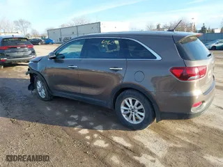 2019 Kia Sorento L with VIN 5XYPG4A30KG532033, listed as a IAAI auction lot 41476060 with 62,755 mi miles. Bid and sale history available at carsss.com. Image 3.