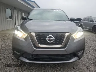2019 Nissan Kicks SR z VIN 3N1CP5CU8KL556523, wystawiony jako Copart lot #50891965 z przebiegiem 31 313 mil mil oraz Szkoda całkowita • Salvage title. Historia ofert i sprzedaży dostępna na DreamBid. Obrazek 5.