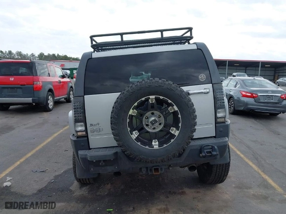 2010 Hummer H3 SUV Luxury with VIN 5GTMNJEE2A8140365, listed as a IAAI auction lot 41469571 with NaN miles. Bid and sale history available at carsss.com. Image 16.