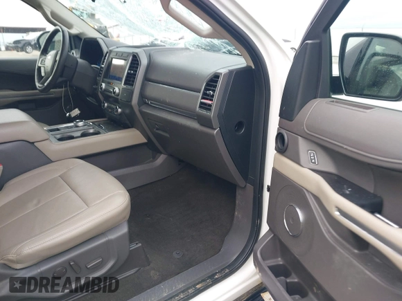 2020 Ford Expedition XLT with VIN 1FMJU1HT5LEA42762, listed as a IAAI auction lot 41278105 with 110,338 mi miles. Bid and sale history available at carsss.com. Image 5.