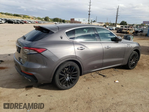 2022 Maserati Levante Modena S with VIN ZN661ZUM9NX399027, listed as a Copart auction lot 76893644 with 29,075 mi miles and Salvage Title. Bid and sale history available at carsss.com. Image 3.