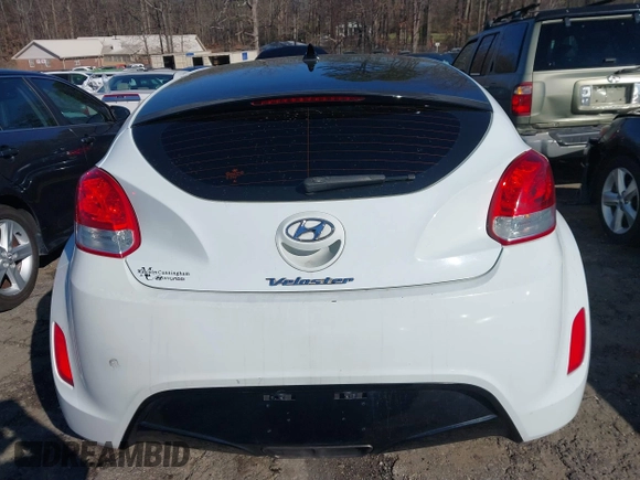 2013 Hyundai Veloster w/Black Int with VIN KMHTC6AD5DU116443, listed as a IAAI auction lot 41635858 with 170,173 mi miles and . Bid and sale history available at DreamBid. Image 16.