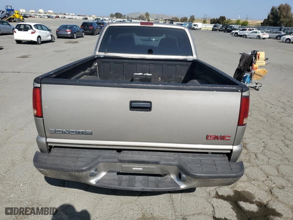 2002 GMC Sonoma SLS with VIN 1GTCS195028184355, listed as a Copart auction lot 54255905 with 218,655 mi miles and Clean Title. Bid and sale history available at carsss.com. Image 6.