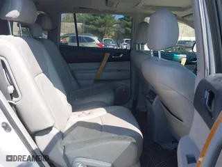 2009 Toyota Highlander Hybrid Limited with VIN JTEEW44A392029925, listed as a IAAI auction lot 42119461 with 183,119 mi miles. Bid and sale history available at carsss.com. Image 8.