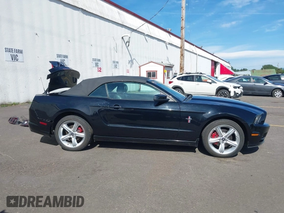 2013 Ford Mustang V6 с VIN 1ZVBP8EM9D5246601, выставлен на аукционе IAAI как лот 42239109 с пробегом 116 780 миль миль и . История ставок и продаж доступна на DreamBid. Изображение 14.