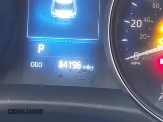 2018 Toyota C-HR XLE z VIN NMTKHMBX8JR034946, wystawiony jako IAAI lot #41947667 z przebiegiem 84 196 mil mil oraz . Historia ofert i sprzedaży dostępna na DreamBid. Obrazek 16.