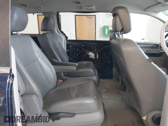 2014 Volkswagen Routan SE with VIN 2C4RVABG2ER134482, listed as a IAAI auction lot 41533277 with 118,193 mi miles and . Bid and sale history available at DreamBid. Image 8.