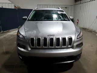 2016 Jeep Cherokee Latitude with VIN 1C4PJMCS2GW120678, listed as a Copart auction lot 50057775 with 151,811 mi miles and Clean Title. Bid and sale history available at carsss.com. Image 5.