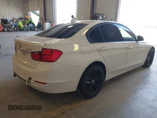 2014 BMW 3 Series 328i xDrive с VIN WBA3B5G56ENS08767, выставлен на аукционе IAAI как лот 42055343 с пробегом 90 487 миль миль и . История ставок и продаж доступна на DreamBid. Изображение 4.