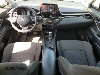 2020 Toyota C-HR LE z VIN JTNKHMBX2L1080432, wystawiony jako Copart lot #53739265 z przebiegiem 110 323 mil mil oraz Szkoda całkowita • Salvage title. Historia ofert i sprzedaży dostępna na DreamBid. Obrazek 8.