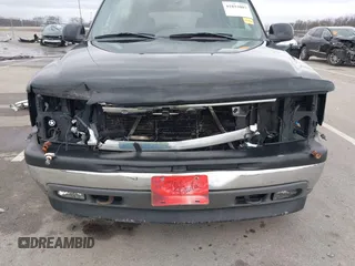 2005 Chevrolet Tahoe LS with VIN 1GNEK13TX5J179510, listed as a IAAI auction lot 41833007 with 192,402 mi miles. Bid and sale history available at carsss.com. Image 6.