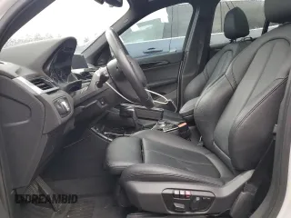 2016 BMW X1 xDrive28i z VIN WBXHT3C30G5E54396, wystawiony jako Copart lot #56042815 z przebiegiem 101 632 mil mil oraz Szkoda całkowita • Salvage title. Historia ofert i sprzedaży dostępna na DreamBid. Obrazek 7.
