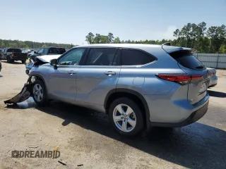2022 Toyota Highlander LE z VIN 5TDBZRBH2NS207659, wystawiony jako Copart lot #52113385 z przebiegiem 31 700 mil mil oraz Szkoda całkowita • Salvage title. Historia ofert i sprzedaży dostępna na DreamBid. Obrazek 2.