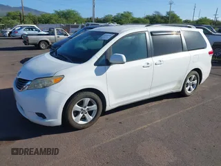2011 Toyota Sienna LE AAS with VIN 5TDKK3DC3BS086073, listed as a IAAI auction lot 41637136 with 257,615 mi miles. Bid and sale history available at carsss.com. Image 17.