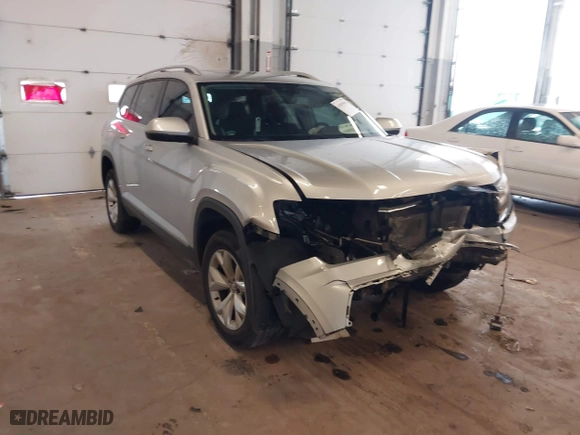2018 Volkswagen Atlas 3.6L V6 SEL with VIN 1V2MR2CA5JC524122, listed as a IAAI auction lot 41805968 with 45,876 mi miles. Bid and sale history available at carsss.com. Image 1.