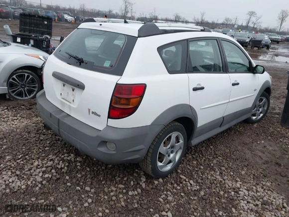 2008 Pontiac Vibe with VIN 5Y2SL65878Z424915, listed as a IAAI auction lot 41543220 with 200,250 mi miles. Bid and sale history available at carsss.com. Image 4.