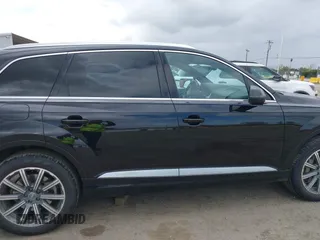 2018 Audi Q7 Premium Plus with VIN WA1LHAF78JD054456, listed as a IAAI auction lot 41924248 with 109,379 mi miles. Bid and sale history available at carsss.com. Image 12.