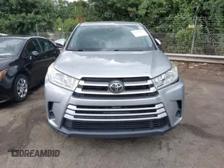 2019 Toyota Highlander LE with VIN 5TDZZRFH6KS367645, listed as a IAAI auction lot 42613410 with 77,266 mi miles and . Bid and sale history available at DreamBid. Image 12.