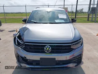 2023 Volkswagen Tiguan SE R-Line Black с VIN 3VVCB7AX5PM064412, выставлен на аукционе IAAI как лот 42279912 с пробегом 72 528 миль миль и . История ставок и продаж доступна на DreamBid. Изображение 12.