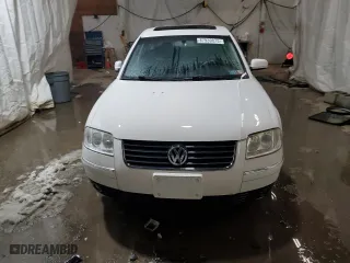 2002 Volkswagen Passat GLX with VIN WVWTH63B82P123433, listed as a Copart auction lot 87939875 with 140,108 mi miles and Salvage Title. Bid and sale history available at carsss.com. Image 5.