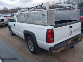 2006 Chevrolet Silverado 1500 Work Truck with VIN 3GCEC14X66G266296, listed as a IAAI auction lot 41231005 with 232,512 mi miles. Bid and sale history available at carsss.com. Image 3.