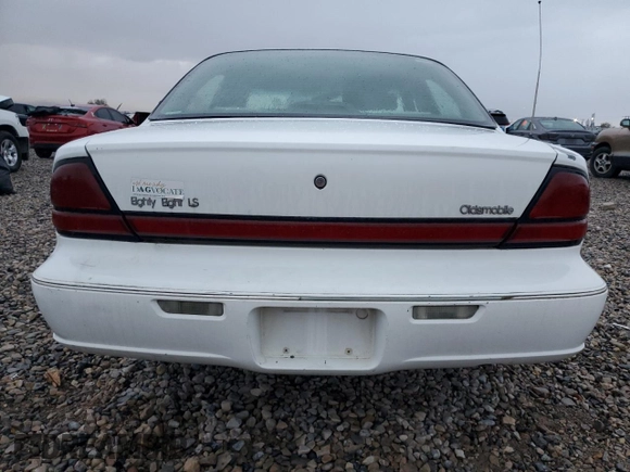 1998 Oldsmobile 88 LS z VIN 1G3HN52K8W4865297, wystawiony jako Copart lot #78698224 z przebiegiem 271 468 mil mil oraz Szkoda całkowita • Salvage title. Historia ofert i sprzedaży dostępna na DreamBid. Obrazek 6.