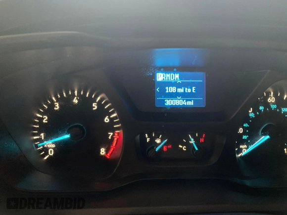 2017 Ford Transit z VIN 1FTYR2CM7HKA34715, wystawiony jako IAAI lot #42830885 z przebiegiem 300 799 mil mil oraz . Historia ofert i sprzedaży dostępna na DreamBid. Obrazek 24.