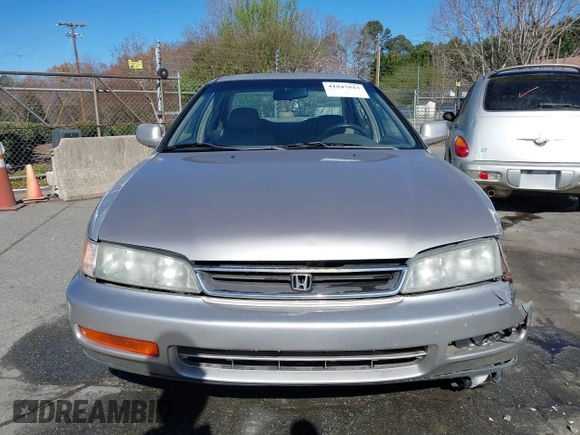 1997 Honda Accord LX z VIN 1HGCD5639VA006625, wystawiony jako IAAI lot #41847843 z przebiegiem 210 800 mil mil oraz . Historia ofert i sprzedaży dostępna na DreamBid. Obrazek 12.