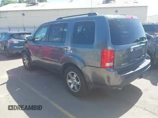 2011 Honda Pilot Touring with VIN 5FNYF4H96BB083532, listed as a IAAI auction lot 41926177 with 100,815 mi miles. Bid and sale history available at carsss.com. Image 3.