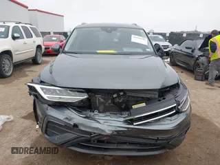 2024 Volkswagen Tiguan SE with VIN 3VV3B7AX2RM068498, listed as a IAAI auction lot 41531195 with 14,778 mi miles and . Bid and sale history available at DreamBid. Image 12.