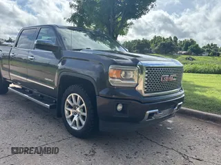 2015 GMC Sierra 1500 Denali z VIN 3GTU2WEC0FG350024, wystawiony jako Copart lot #58653425 z przebiegiem 249 655 mil mil oraz Czysty tytuł • Clean title. Historia ofert i sprzedaży dostępna na DreamBid. Obrazek 1.