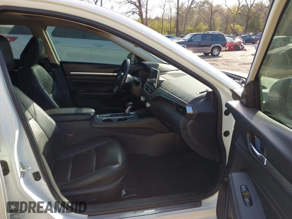 2019 Nissan Altima Platinum with VIN 1N4BL4FV6KC221426, listed as a IAAI auction lot 41900455 with 194,516 mi miles and . Bid and sale history available at DreamBid. Image 5.