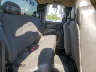 2005 Chevrolet Silverado 1500 LS z VIN 1GCEK19V45E151261, wystawiony jako Copart lot #61556275 z przebiegiem 329 943 mil mil oraz Czysty tytuł • Clean title. Historia ofert i sprzedaży dostępna na DreamBid. Obrazek 10.