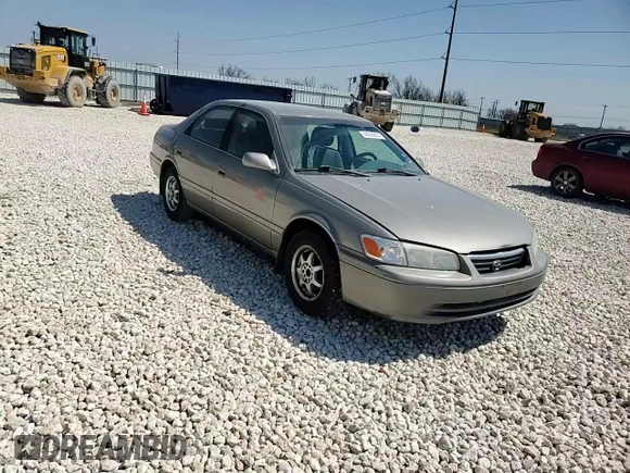 2000 Toyota Camry CE z VIN 4T1BG22K3YU009533, wystawiony jako Copart lot #48996855 z przebiegiem 132 705 mil mil oraz Szkoda całkowita • Salvage title. Historia ofert i sprzedaży dostępna na DreamBid. Obrazek 10.