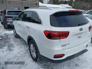 2019 Kia Sorento LX with VIN 5XYPGDA39KG452763, listed as a IAAI auction lot 41585609 with 71,503 mi miles. Bid and sale history available at carsss.com. Image 3.